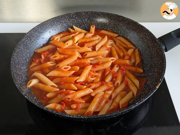 Penne all'arrabbiata: lämmittävä italialainen klassikko! - Valmistelu askel 5