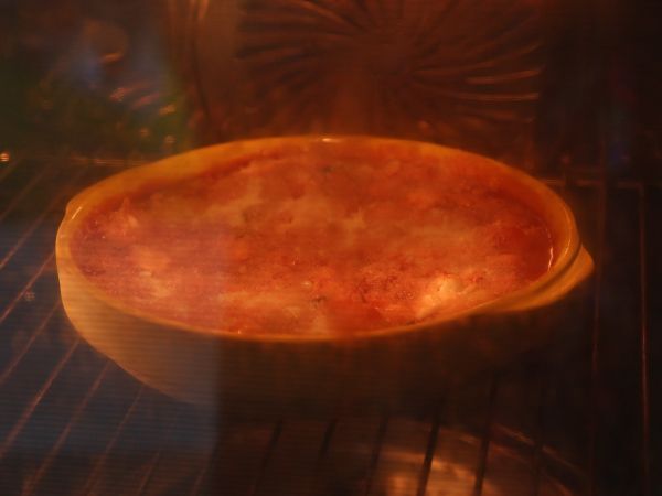 Nopea ja lohdullinen tomaatti-mozzarellagratiini - gnocchi alla sorrentina uunissa - Valmistelu askel 6