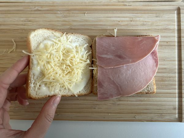 Croque monsieur Air Fryerilla - Valmistelu askel 3