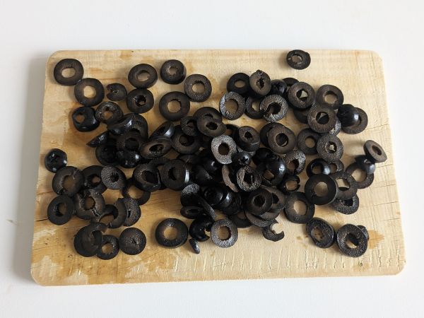 Pasta oliivikastikkeella: edullinen, maukas ja helppo valmistaa! - Valmistelu askel 1