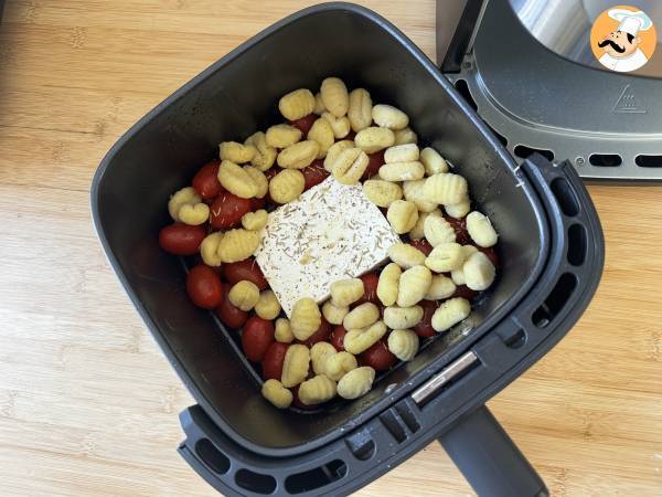 Airfryerilla paistetut feta-gnocchit, super nopea ruokalaji kirsikkatomaateilla ja fetalla! - Valmistelu askel 2