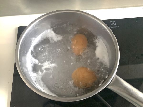 Helppo kylmä perunakakku tonnikalan ja majoneesin kanssa - Valmistelu askel 3