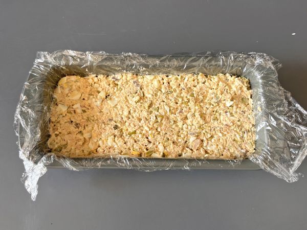 Helppo kylmä perunakakku tonnikalan ja majoneesin kanssa - Valmistelu askel 6