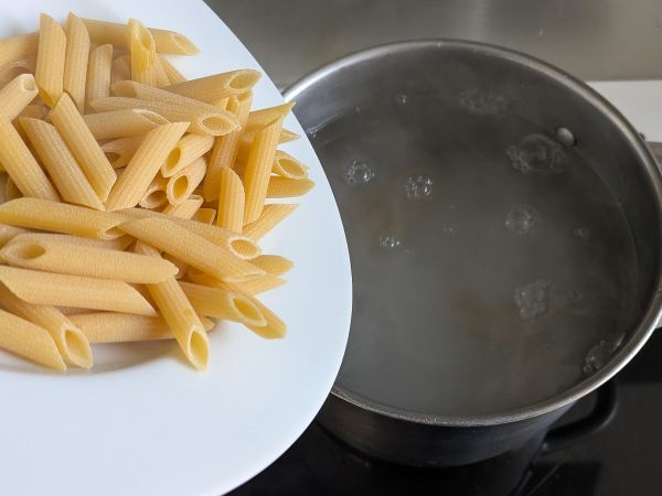 Kerma-kinkkupasta: kermaista, nopeaa ja vastustamatonta! - Valmistelu askel 3