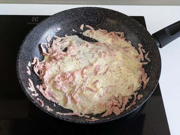 Kerma-kinkkupasta: kermaista, nopeaa ja vastustamatonta! - Valmistelu askel 4