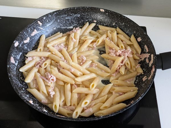 Kerma-kinkkupasta: kermaista, nopeaa ja vastustamatonta! - Valmistelu askel 6