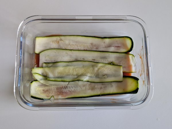 Kesäkurpitsa parmigiana ilmakeittimessä: nopea, kevyt ja rapea - Valmistelu askel 6
