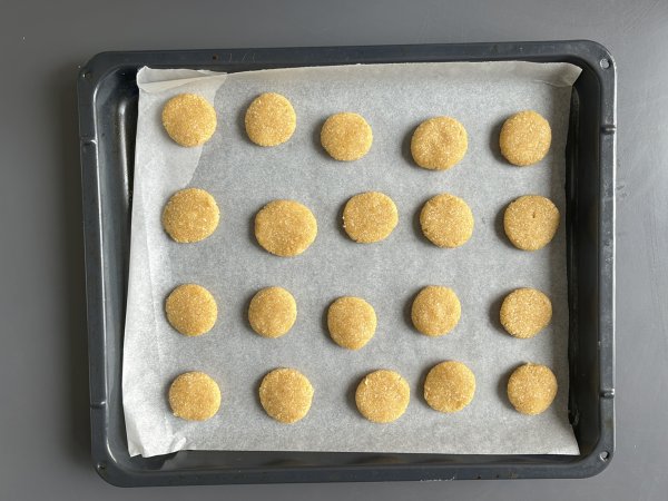 Ghriba-manteli- ja kookoskeksit, marokkolainen leivontaklassikko - Valmistelu askel 4