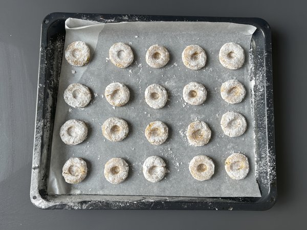 Ghriba-manteli- ja kookoskeksit, marokkolainen leivontaklassikko - Valmistelu askel 5