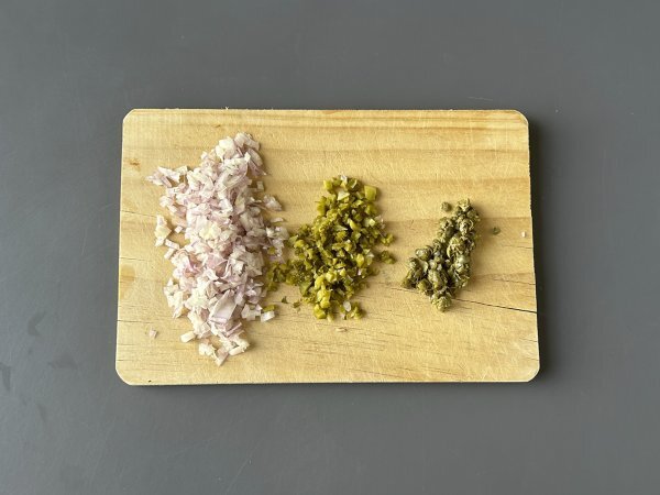 Tartar de fuet: pikaversio klassisesta pihvitartarista. - Valmistelu askel 2