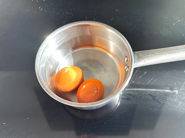 Keitetty kananmunaproteiinimajoneesi: kevyt, maukas ja öljytön. - Valmistelu askel 1