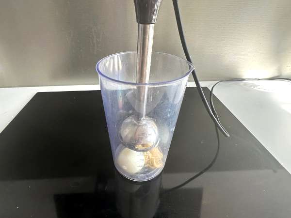 Keitetty kananmunaproteiinimajoneesi: kevyt, maukas ja öljytön. - Valmistelu askel 2