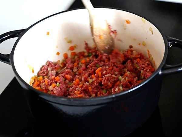 Lasagne bolognese: resepti, jota kaikki rakastavat! - Valmistelu askel 2