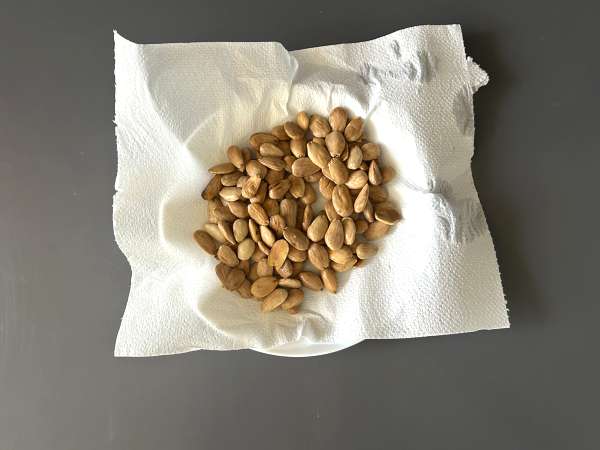 Perinteinen marokkolainen leivonnainen, jossa on tiilitaikinaa, kanaa ja mausteita. - Valmistelu askel 9