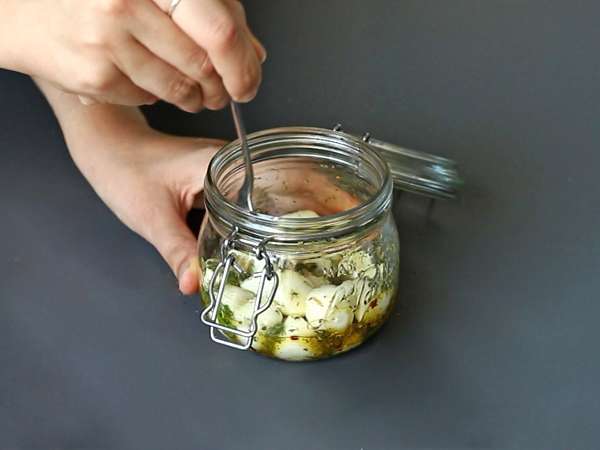 Marinoidut mozzarellapallot aperitiiviksi tai salaatiksi! - Valmistelu askel 3