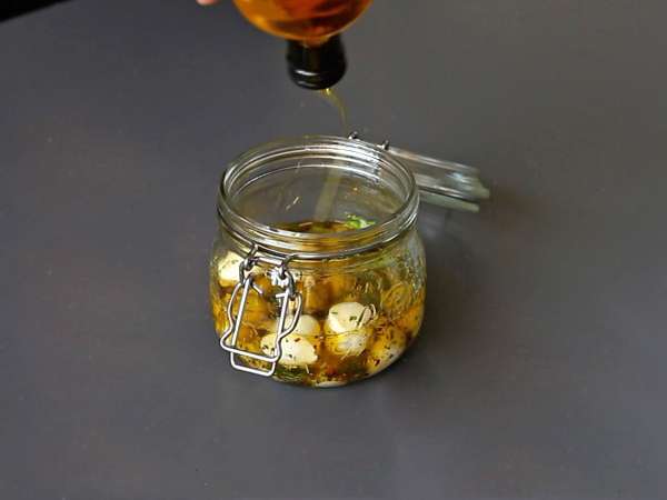 Marinoidut mozzarellapallot aperitiiviksi tai salaatiksi! - Valmistelu askel 4