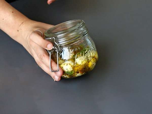 Marinoidut mozzarellapallot aperitiiviksi tai salaatiksi! - Valmistelu askel 5