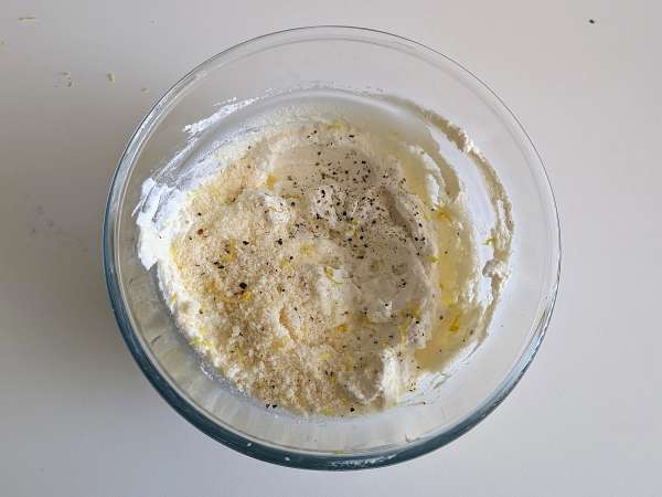 Tortelloni di bresaola täytettynä rucolalla ja ricottajuustolla: maukasta ja valmista 10 minuutissa! - Valmistelu askel 2