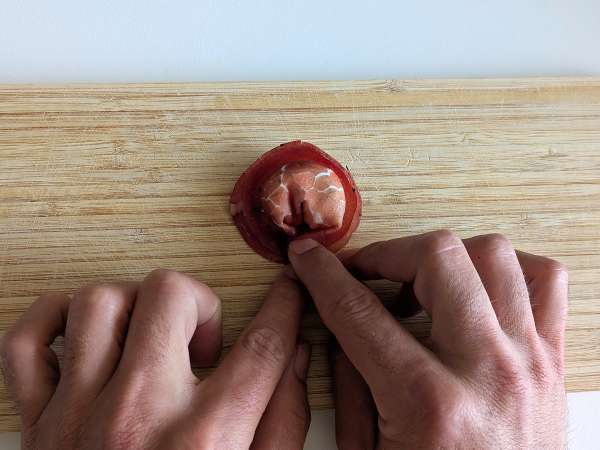 Tortelloni di bresaola täytettynä rucolalla ja ricottajuustolla: maukasta ja valmista 10 minuutissa! - Valmistelu askel 6