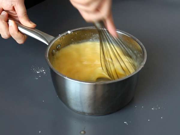 Sitruunatiramisu, klassikko, jossa on kirpeä twist - Valmistelu askel 1