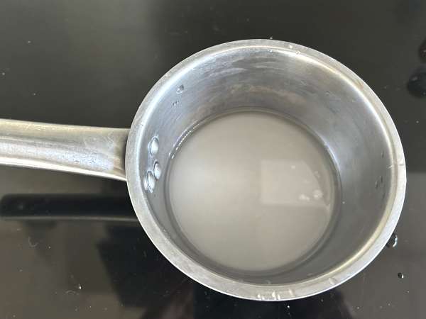 Agua de Valencia, cavaa ja appelsiinia sisältävä välimerellinen cocktail, jonka voit valmistaa kotona. - Valmistelu askel 2