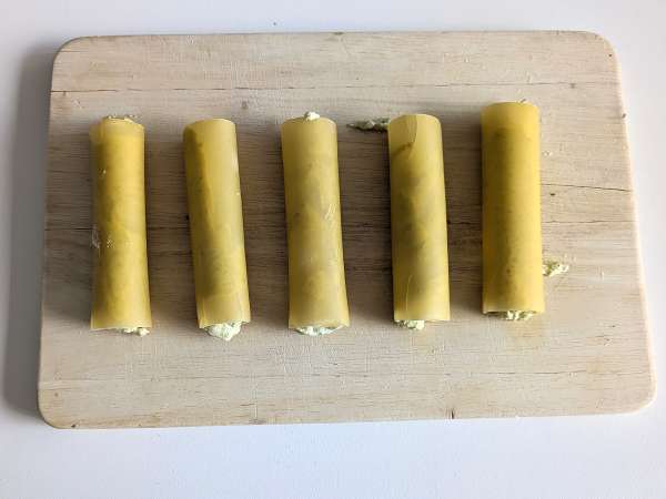 Kermainen pesto cannelloni au gratin: helppo ja maukas resepti - Valmistelu askel 5