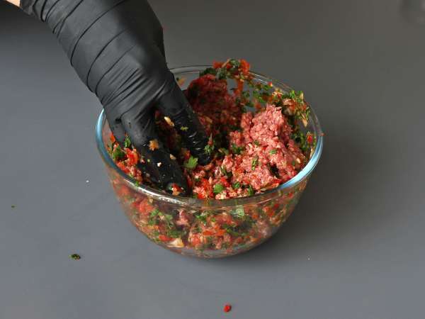 Lavash kebab tortillojen kanssa, kuuluisat helpot uunissa paistetut kebabit! - Valmistelu askel 4