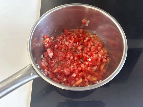 Huevos rancheros: ikoninen ja maukas meksikolainen resepti - Valmistelu askel 3