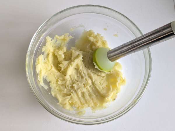 Kermaiset kurpitsan nokareet Philadelphian ja rapeiden saksanpähkinöiden kanssa - Valmistelu askel 2