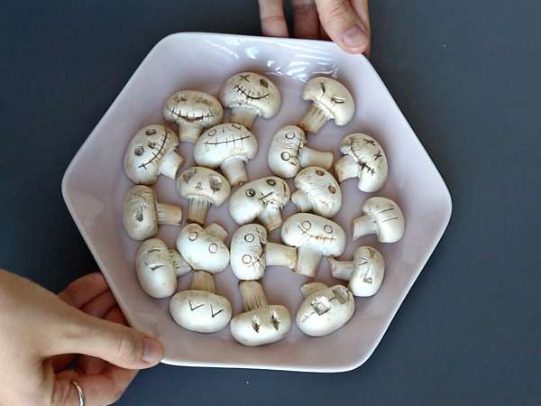 Halloween-tortut sienillä ja valkosipuli- ja yrttijuustolla höystettynä - Valmistelu askel 5