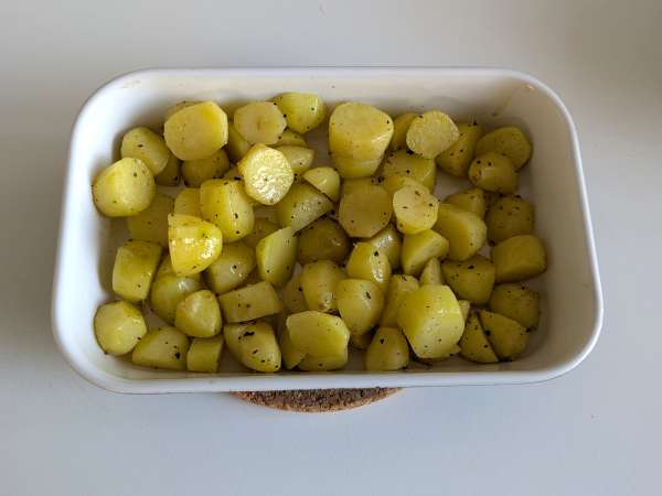 Kermaiset uuniperunat: helppo lisuke, joka tekee kaikki hulluksi! - Valmistelu askel 5