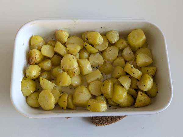 Kermaiset uuniperunat: helppo lisuke, joka tekee kaikki hulluksi! - Valmistelu askel 7