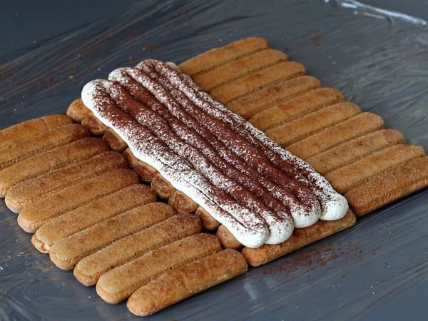 Tiramisun muotoinen tukki ilman muottia kahvin ystäville - Valmistelu askel 5