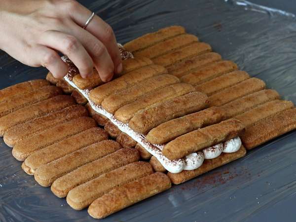 Tiramisun muotoinen tukki ilman muottia kahvin ystäville - Valmistelu askel 6