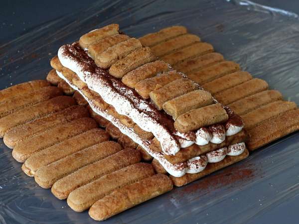 Tiramisun muotoinen tukki ilman muottia kahvin ystäville - Valmistelu askel 7