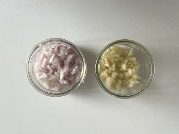 Nopea ja helppo resepti pannulla paistettuja sieniä varten - Valmistelu askel 2