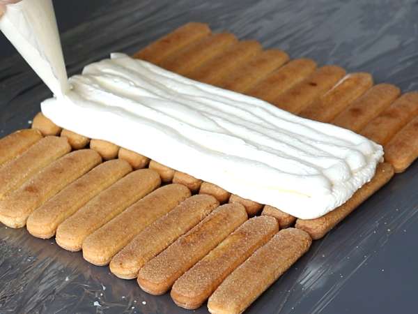 Tämän punaisen hedelmähirren tekemiseen ei tarvita muottia! - Valmistelu askel 4