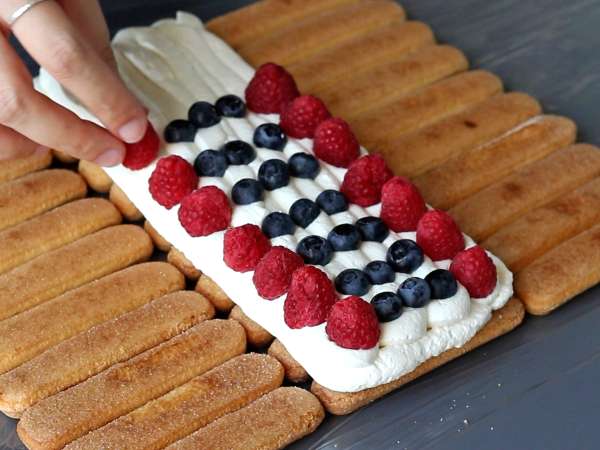 Tämän punaisen hedelmähirren tekemiseen ei tarvita muottia! - Valmistelu askel 5