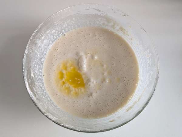 Ricottajuustolla ja sienillä täytetyt crepes: täydellinen kermainen kasvisresepti joka tilaisuuteen - Valmistelu askel 2