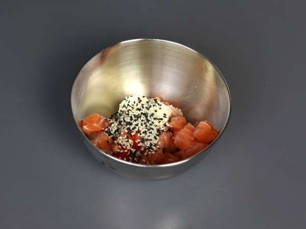 Aasialaiset tacot: lohta tartarissa riisiherkkujen kera. - Valmistelu askel 4