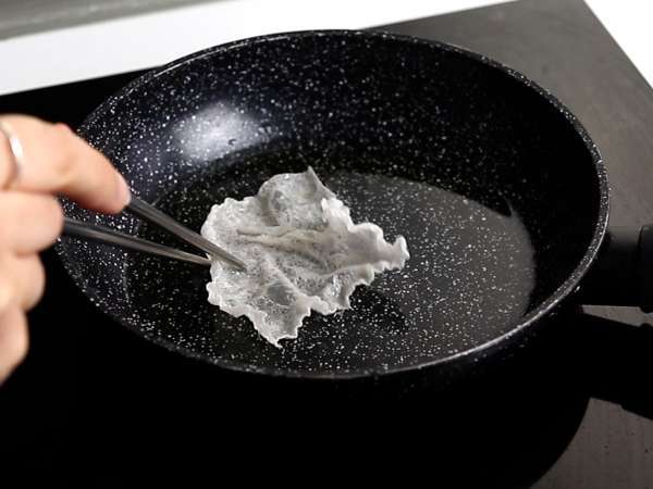 Miten teen riisipaperista sipsejä? - Valmistelu askel 2