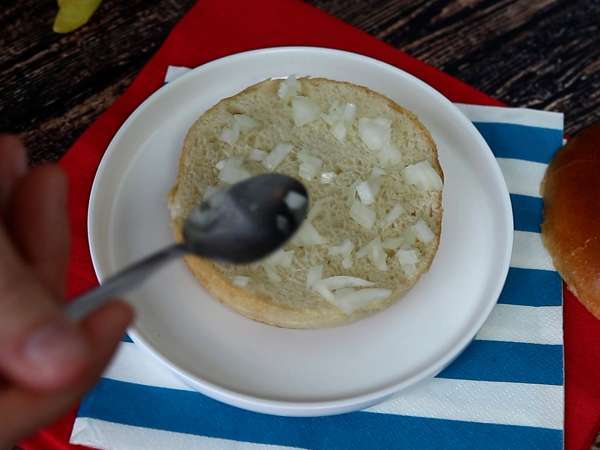 Juustohampurilainen, kuuluisa hampurilainen, jota kaikki rakastavat! - Valmistelu askel 3