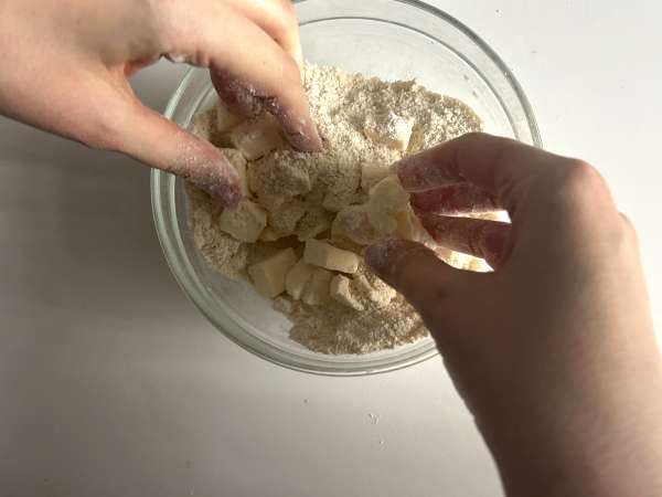 Mustikka-mantelimurska: päältä kultainen, sisältä mehukas. - Valmistelu askel 3