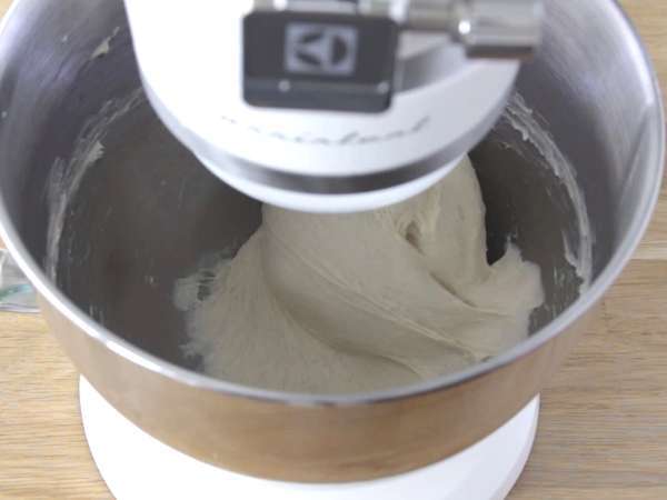 Kostea Margherita-pizza - Valmistelu askel 4