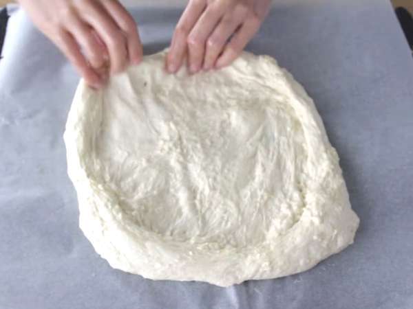 Kostea Margherita-pizza - Valmistelu askel 7