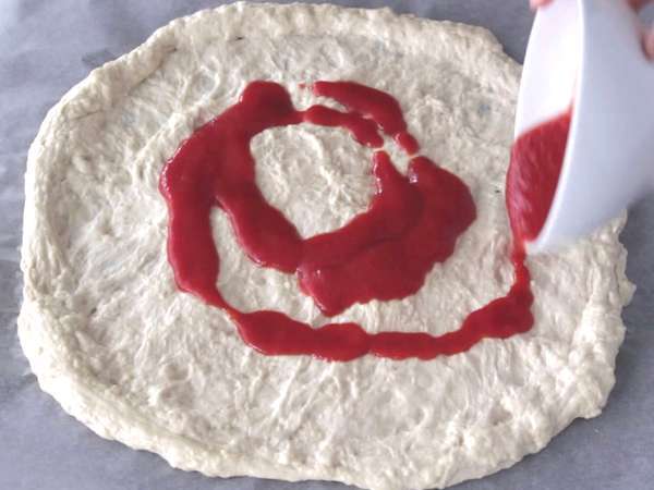 Kostea Margherita-pizza - Valmistelu askel 8