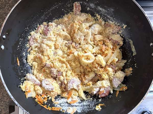 Kultainen pepperonifarofa kananmunan ja porkkanan kanssa - Valmistelu askel 3