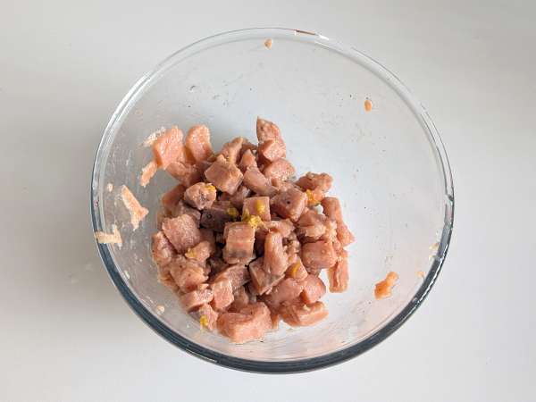 Lohilasagne burratan ja kermaisten, rapeiden pistaasipähkinöiden kera - Valmistelu askel 1