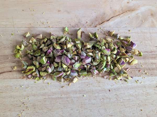 Lohilasagne burratan ja kermaisten, rapeiden pistaasipähkinöiden kera - Valmistelu askel 3