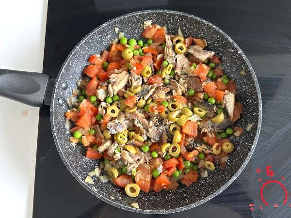 Sardiinikakku: yksinkertainen, kostea ja maukas resepti - Valmistelu askel 3